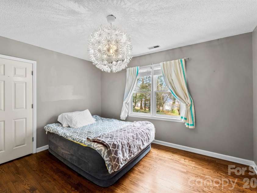10318 Hollybrook Drive, Charlotte, NC 28277.  MLS# CAR4334718, YatesRealty ID 4782. Secondary Bedroom