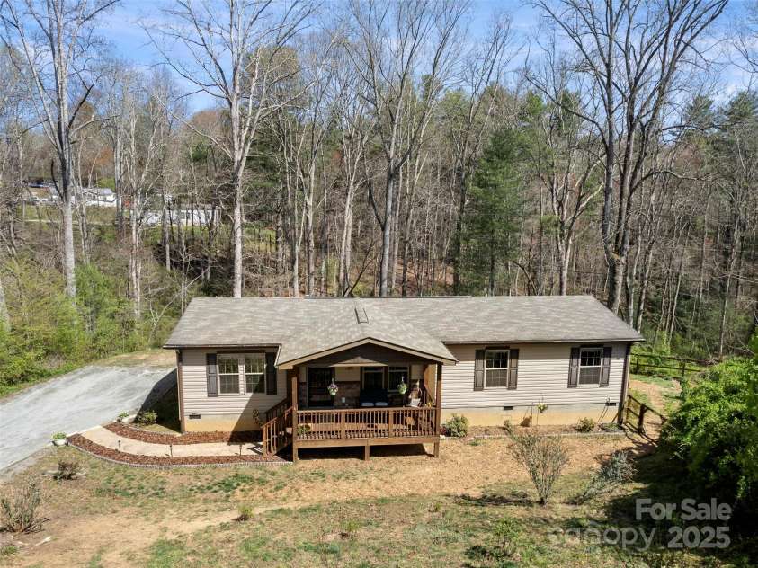 46 Mill Knob Drive, Mills River, NC 28759.  MLS# CAR4243141, YatesRealty ID 4782. 