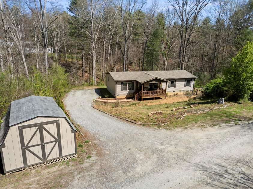 46 Mill Knob Drive, Mills River, NC 28759.  MLS# CAR4243141, YatesRealty ID 4782. 
