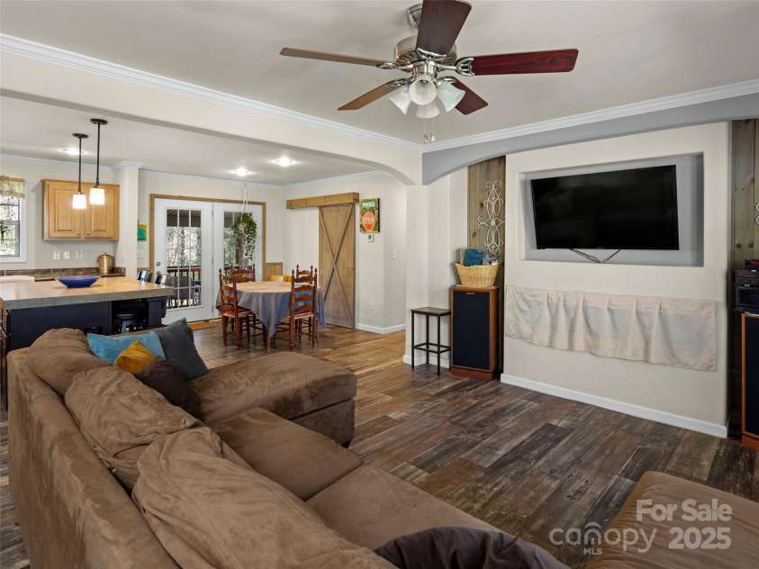 46 Mill Knob Drive, Mills River, NC 28759.  MLS# CAR4243141, YatesRealty ID 4782. 