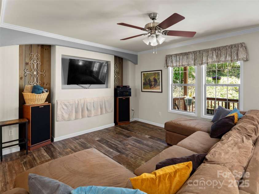 46 Mill Knob Drive, Mills River, NC 28759.  MLS# CAR4243141, YatesRealty ID 4782. 