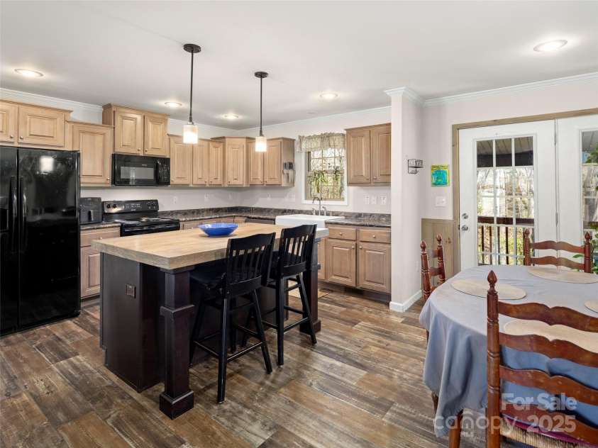 46 Mill Knob Drive, Mills River, NC 28759.  MLS# CAR4243141, YatesRealty ID 4782. 