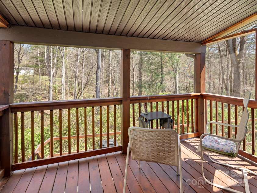 46 Mill Knob Drive, Mills River, NC 28759.  MLS# CAR4243141, YatesRealty ID 4782. 