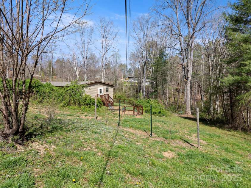 46 Mill Knob Drive, Mills River, NC 28759.  MLS# CAR4243141, YatesRealty ID 4782. 