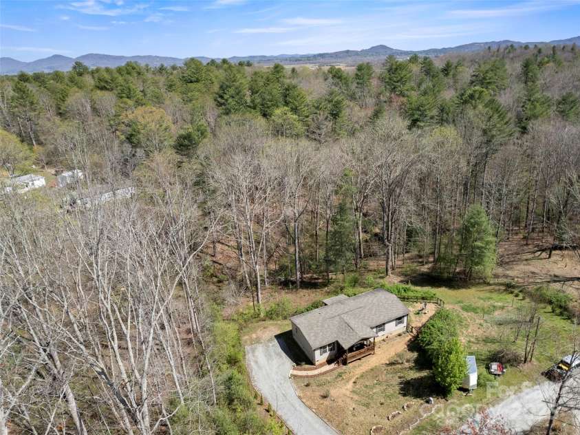 46 Mill Knob Drive, Mills River, NC 28759.  MLS# CAR4243141, YatesRealty ID 4782. 