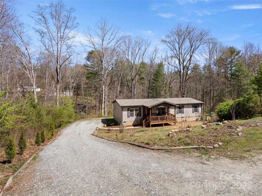 46 Mill Knob Drive, Mills River, NC 28759.  MLS# CAR4243141, YatesRealty ID 4782. 