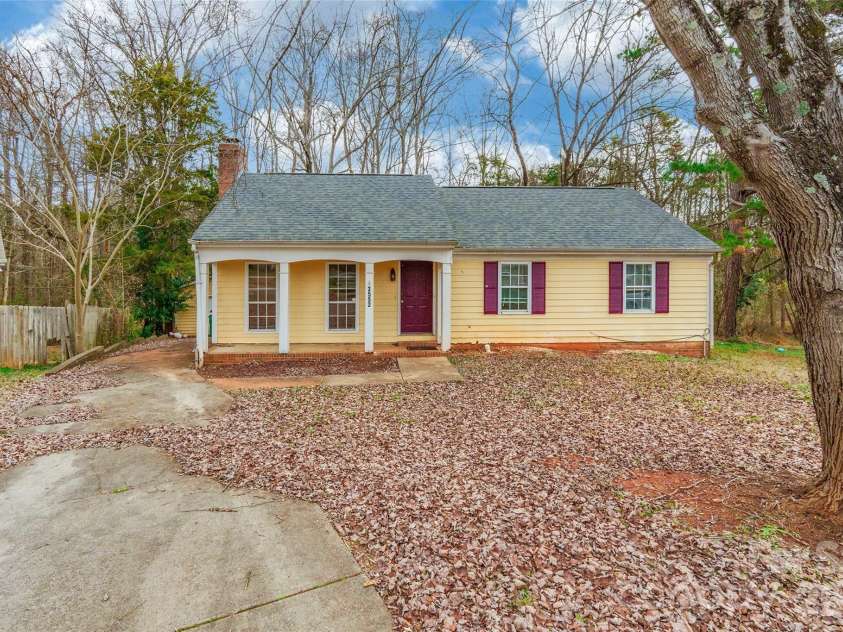 3552 Braewick Place, Charlotte, NC 28227.  MLS# CAR4418697, YatesRealty ID 47820. Front
