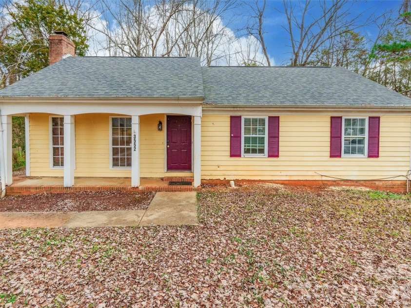 3552 Braewick Place, Charlotte, NC 28227.  MLS# CAR4418697, YatesRealty ID 47820. Front