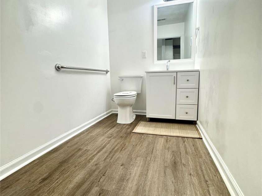 117 24th Street, Hickory, NC 28601.  MLS# CAR4321877, YatesRealty ID 47821. Half Bath