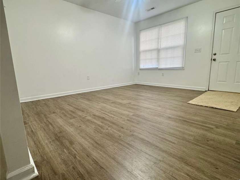 117 24th Street, Hickory, NC 28601.  MLS# CAR4321877, YatesRealty ID 47821. Living Room