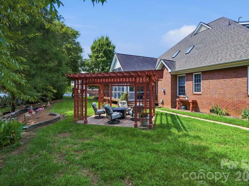 708 King Fredrick Lane, Concord, NC 28027.  MLS# CAR4419658, YatesRealty ID 47822. 