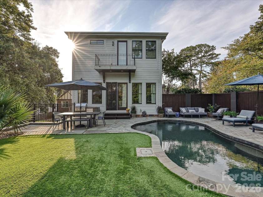 1111 Pierce Street, Charlotte, NC 28203.  MLS# CAR4355929, YatesRealty ID 4783. 