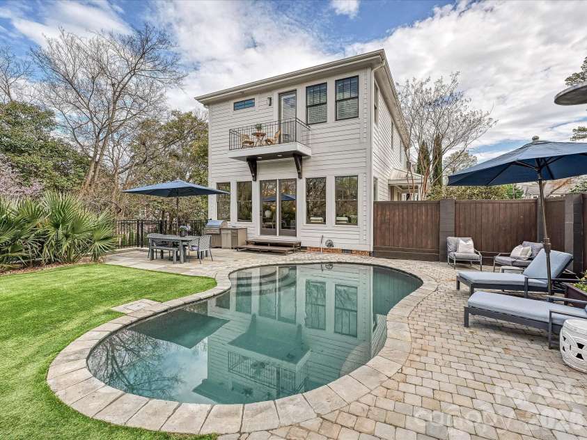 1111 Pierce Street, Charlotte, NC 28203.  MLS# CAR4355929, YatesRealty ID 4783. 
