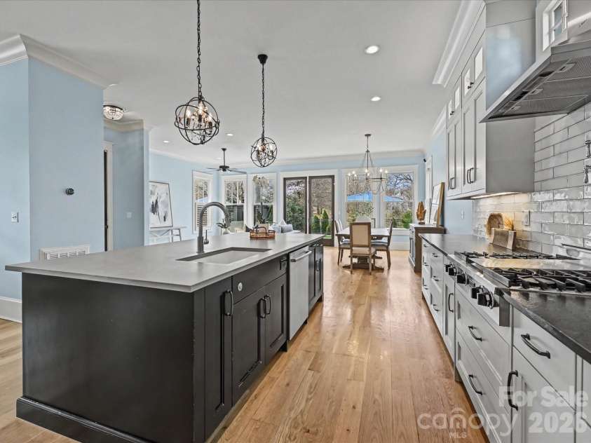 1111 Pierce Street, Charlotte, NC 28203.  MLS# CAR4355929, YatesRealty ID 4783. 