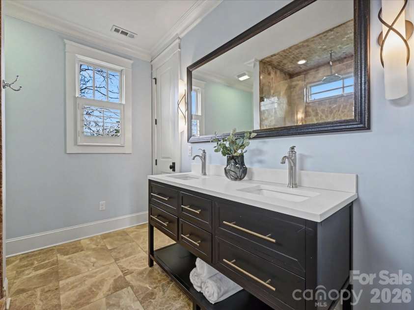 1111 Pierce Street, Charlotte, NC 28203.  MLS# CAR4355929, YatesRealty ID 4783. 