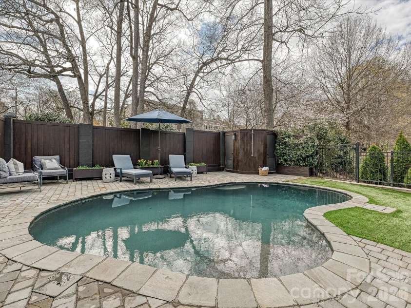 1111 Pierce Street, Charlotte, NC 28203.  MLS# CAR4355929, YatesRealty ID 4783. 