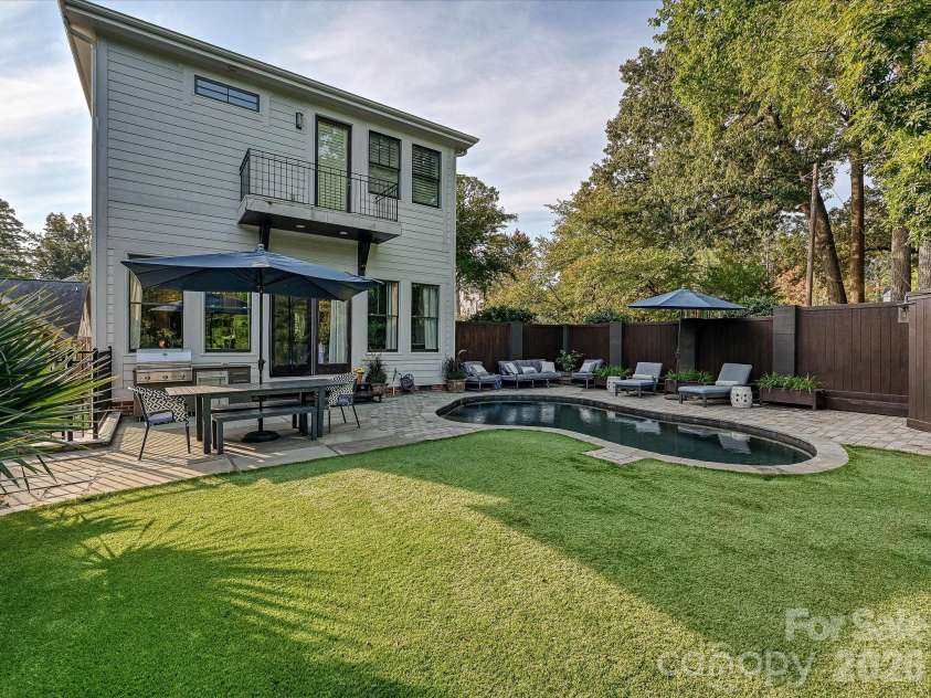 1111 Pierce Street, Charlotte, NC 28203.  MLS# CAR4355929, YatesRealty ID 4783. 