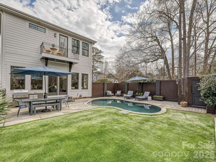 1111 Pierce Street, Charlotte, NC 28203.  MLS# CAR4355929, YatesRealty ID 4783. 