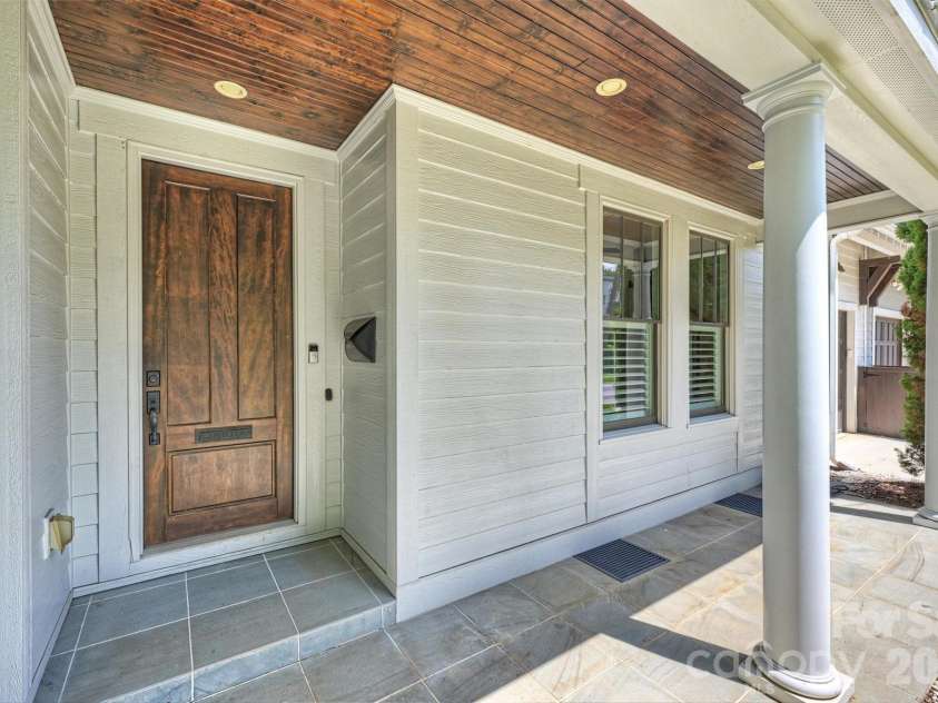 1111 Pierce Street, Charlotte, NC 28203.  MLS# CAR4430434, YatesRealty ID 4783. 