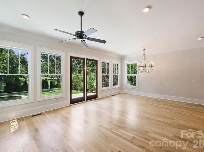 1111 Pierce Street, Charlotte, NC 28203.  MLS# CAR4430434, YatesRealty ID 4783. 