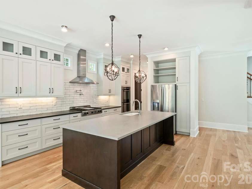 1111 Pierce Street, Charlotte, NC 28203.  MLS# CAR4430434, YatesRealty ID 4783. 
