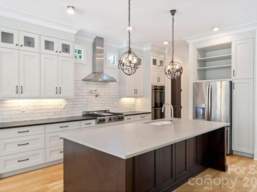 1111 Pierce Street, Charlotte, NC 28203.  MLS# CAR4430434, YatesRealty ID 4783. 