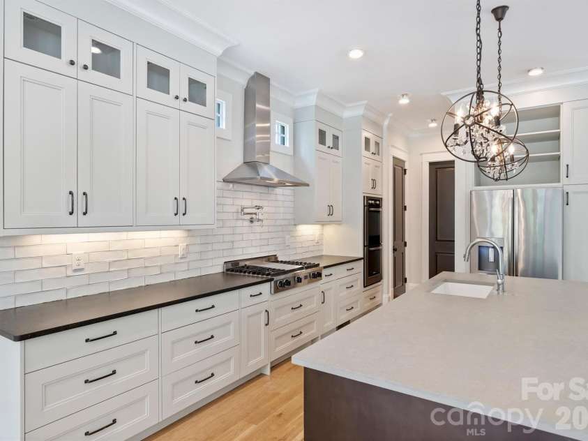 1111 Pierce Street, Charlotte, NC 28203.  MLS# CAR4430434, YatesRealty ID 4783. 