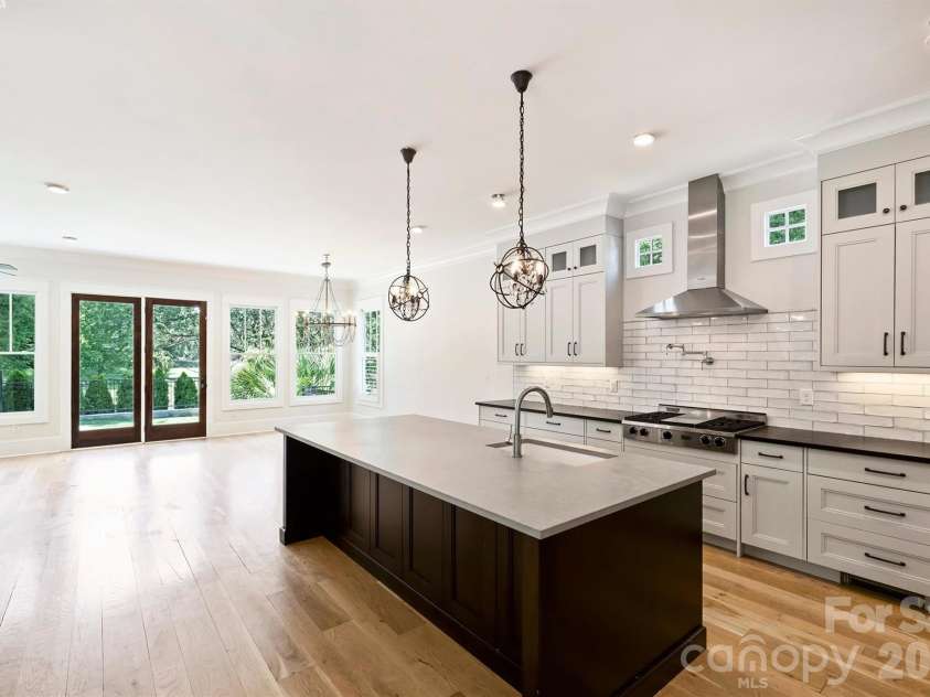1111 Pierce Street, Charlotte, NC 28203.  MLS# CAR4430434, YatesRealty ID 4783. 