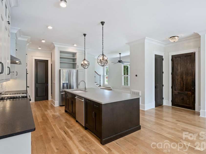 1111 Pierce Street, Charlotte, NC 28203.  MLS# CAR4430434, YatesRealty ID 4783. 