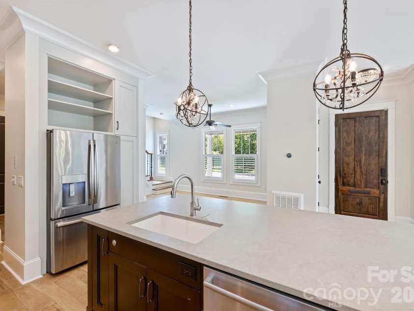 1111 Pierce Street, Charlotte, NC 28203.  MLS# CAR4430434, YatesRealty ID 4783. 