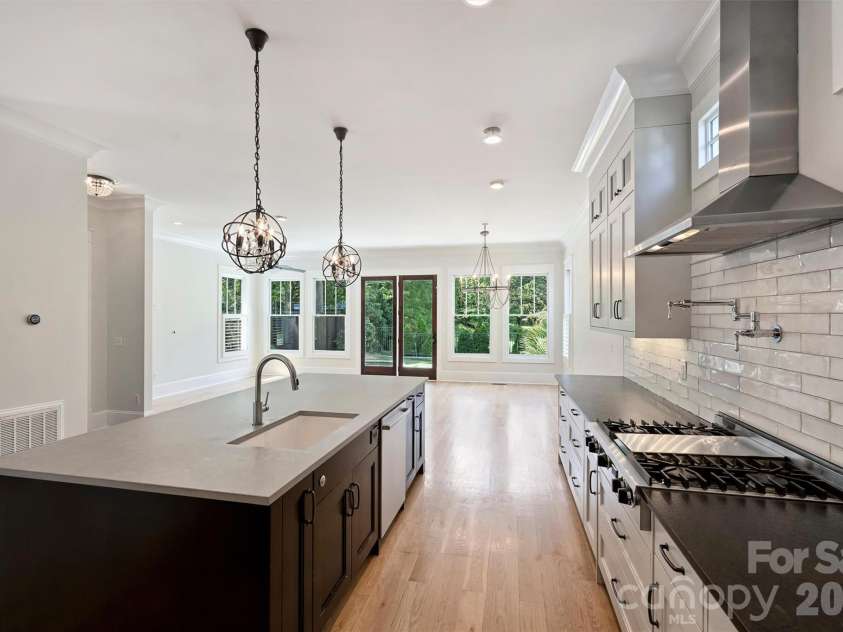 1111 Pierce Street, Charlotte, NC 28203.  MLS# CAR4430434, YatesRealty ID 4783. 