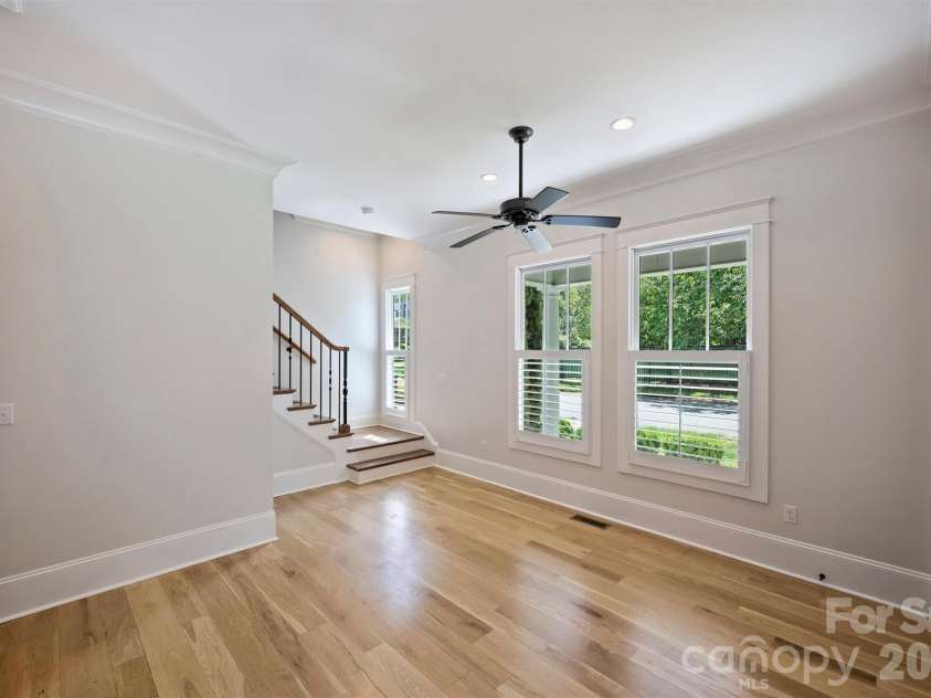 1111 Pierce Street, Charlotte, NC 28203.  MLS# CAR4430434, YatesRealty ID 4783. 