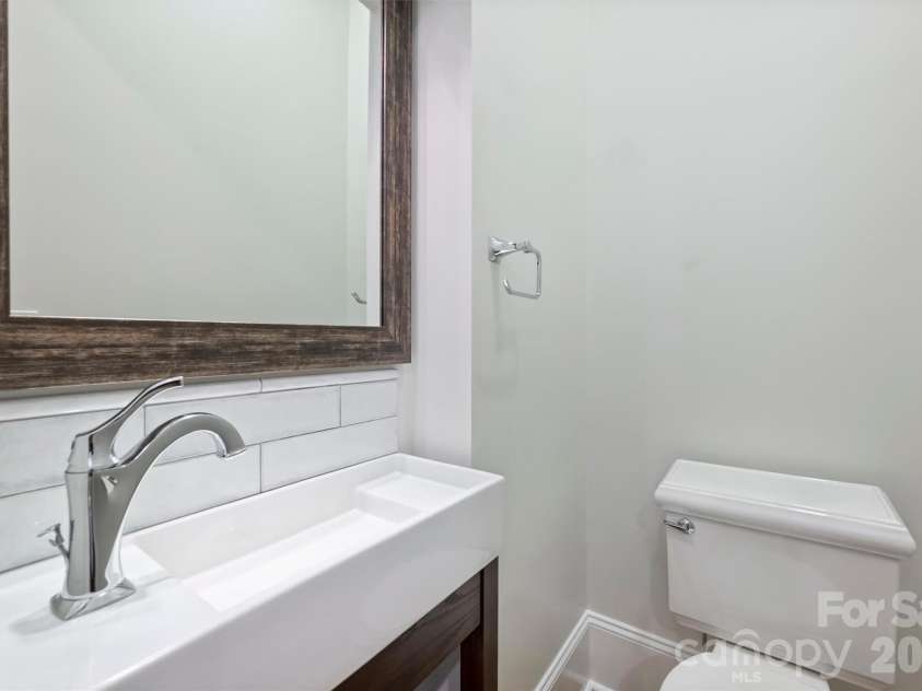 1111 Pierce Street, Charlotte, NC 28203.  MLS# CAR4430434, YatesRealty ID 4783. 