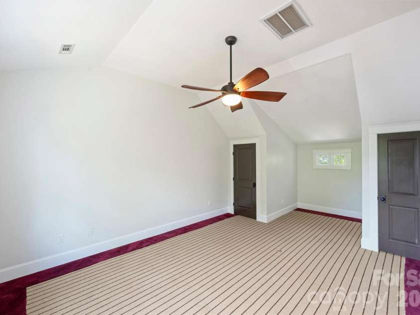 1111 Pierce Street, Charlotte, NC 28203.  MLS# CAR4430434, YatesRealty ID 4783. 