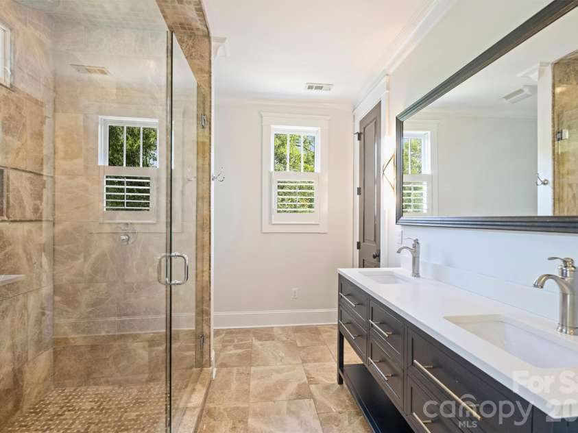 1111 Pierce Street, Charlotte, NC 28203.  MLS# CAR4430434, YatesRealty ID 4783. 