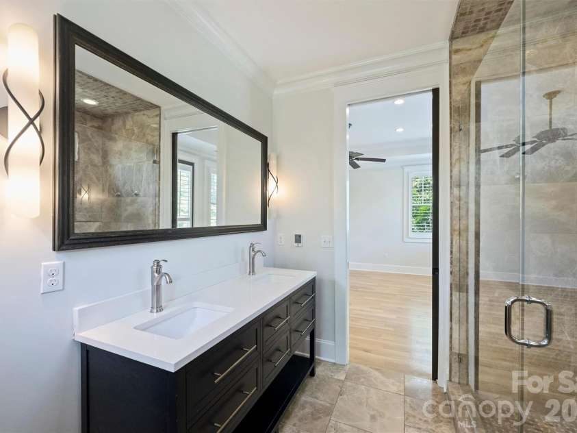 1111 Pierce Street, Charlotte, NC 28203.  MLS# CAR4430434, YatesRealty ID 4783. 