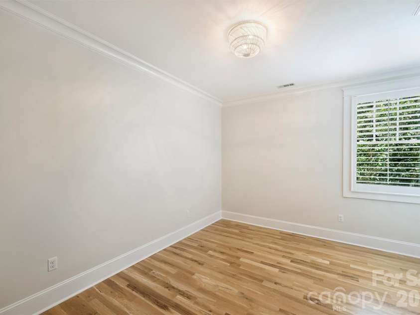 1111 Pierce Street, Charlotte, NC 28203.  MLS# CAR4430434, YatesRealty ID 4783. 