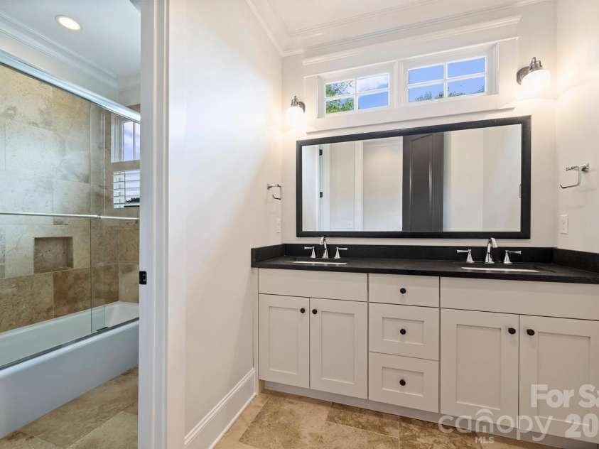 1111 Pierce Street, Charlotte, NC 28203.  MLS# CAR4430434, YatesRealty ID 4783. 