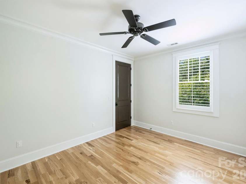 1111 Pierce Street, Charlotte, NC 28203.  MLS# CAR4430434, YatesRealty ID 4783. 