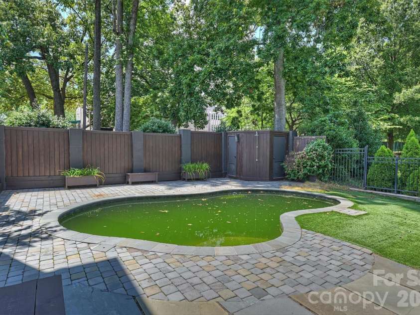 1111 Pierce Street, Charlotte, NC 28203.  MLS# CAR4430434, YatesRealty ID 4783. 