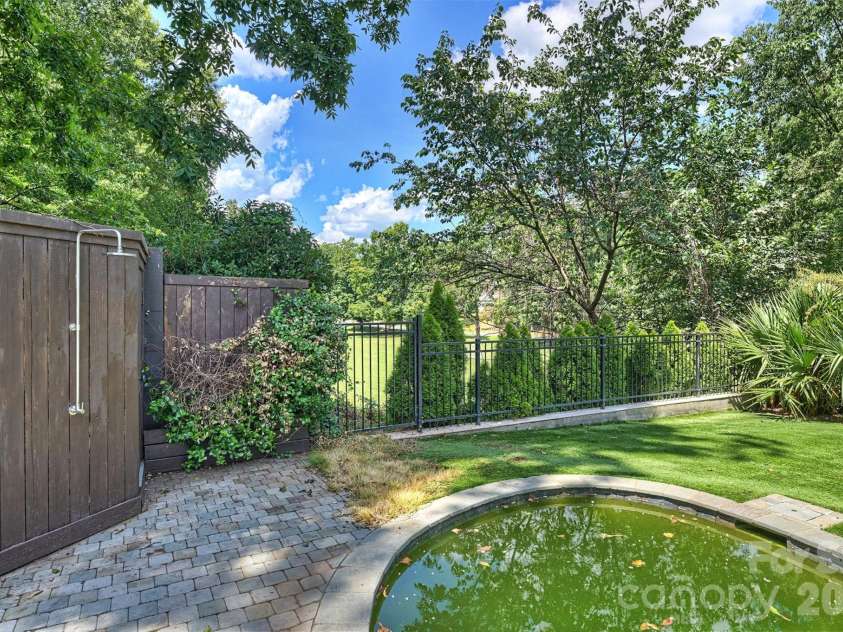 1111 Pierce Street, Charlotte, NC 28203.  MLS# CAR4430434, YatesRealty ID 4783. 