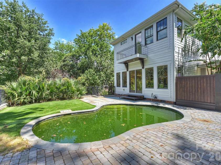 1111 Pierce Street, Charlotte, NC 28203.  MLS# CAR4430434, YatesRealty ID 4783. 