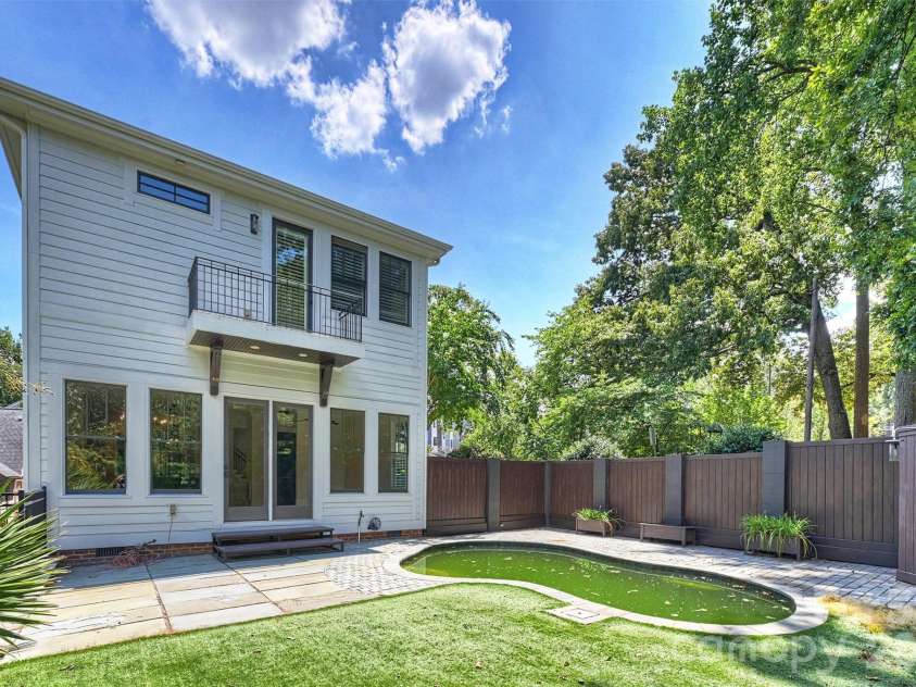1111 Pierce Street, Charlotte, NC 28203.  MLS# CAR4430434, YatesRealty ID 4783. 