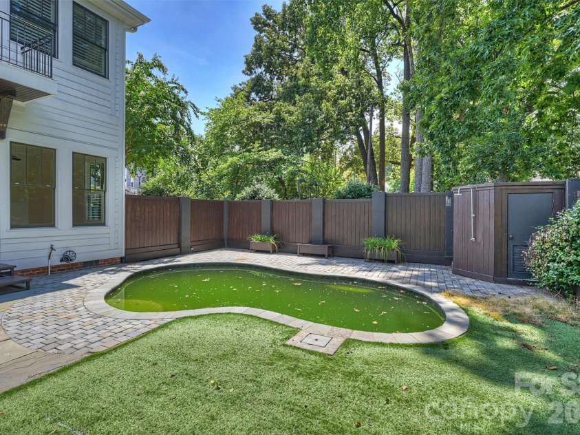 1111 Pierce Street, Charlotte, NC 28203.  MLS# CAR4430434, YatesRealty ID 4783. 
