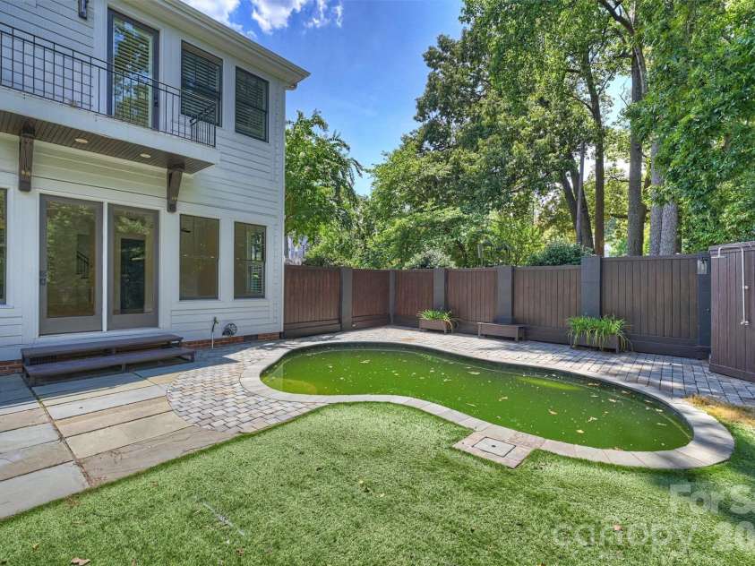 1111 Pierce Street, Charlotte, NC 28203.  MLS# CAR4430434, YatesRealty ID 4783. 