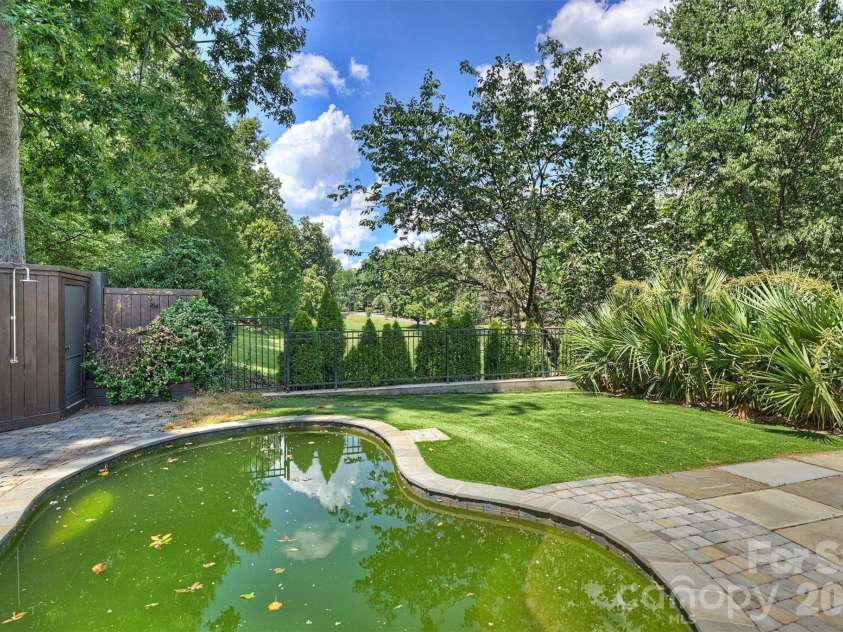 1111 Pierce Street, Charlotte, NC 28203.  MLS# CAR4430434, YatesRealty ID 4783. 