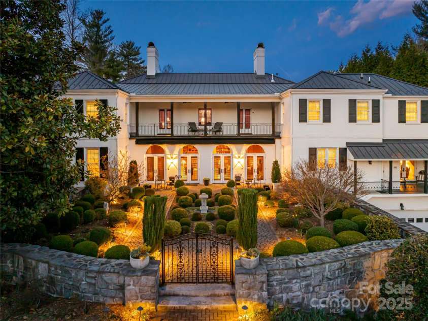 365 Sherwood Drive, Flat Rock, NC 28731.  MLS# CAR4235588, YatesRealty ID 4783. 