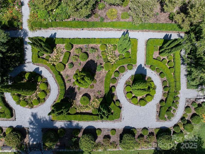 365 Sherwood Drive, Flat Rock, NC 28731.  MLS# CAR4235588, YatesRealty ID 4783. 