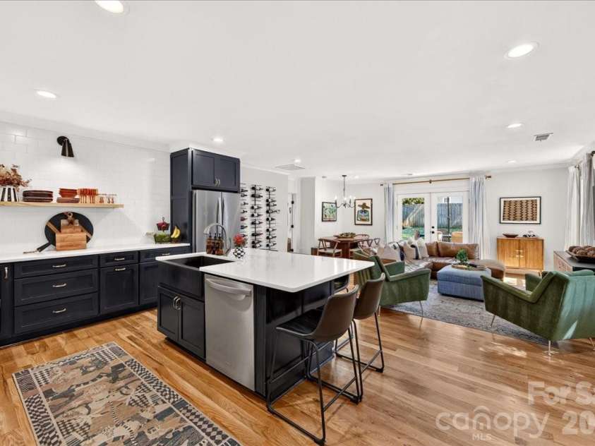 3020 Holt Street, Charlotte, NC 28205.  MLS# CAR4414227, YatesRealty ID 47834. 