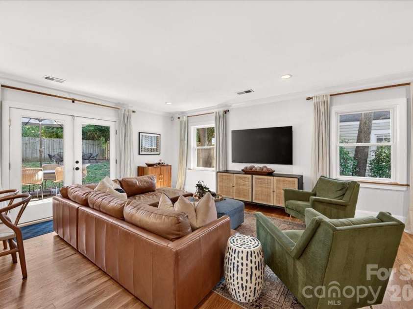 3020 Holt Street, Charlotte, NC 28205.  MLS# CAR4414227, YatesRealty ID 47834. 
